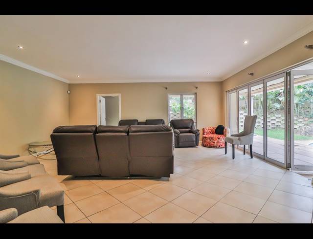 3 BEDROOM TOWNHOUSE TO LET IN UMHLANGA CENTRAL